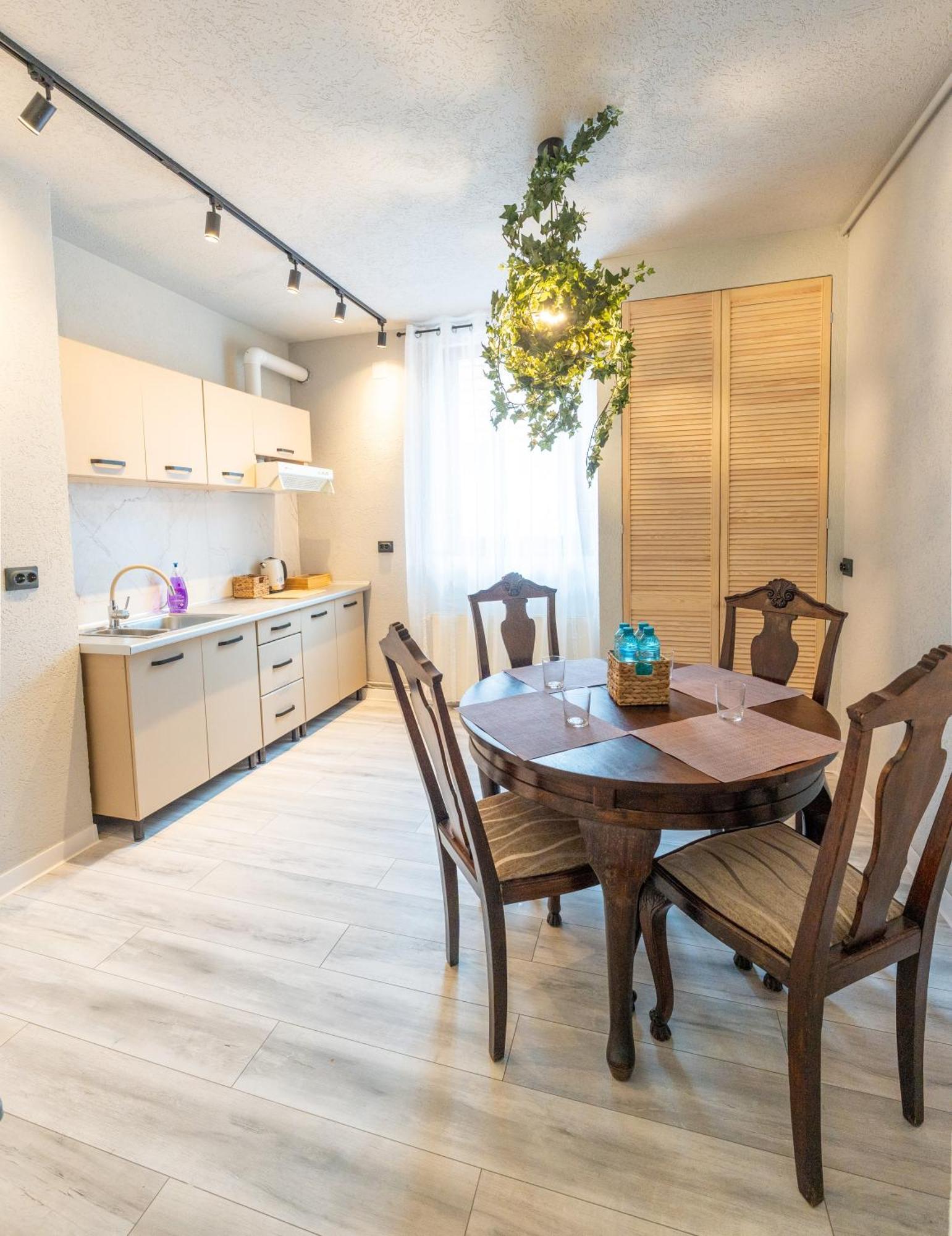 Barrique Apartament Брашов Екстериор снимка
